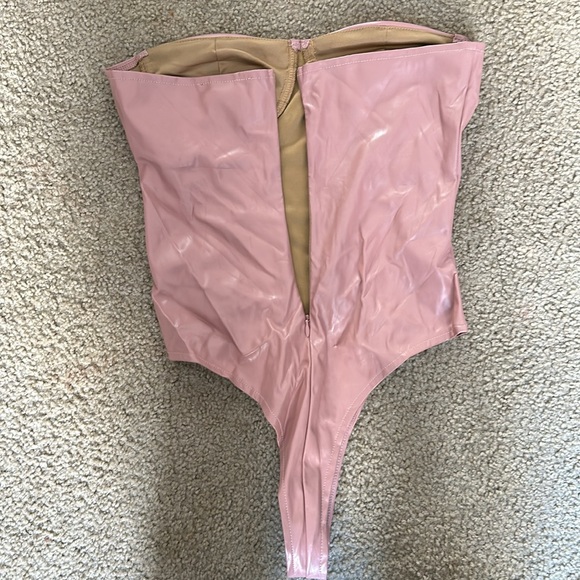Pink corset bodysuit - Picture 3 of 3